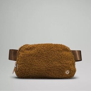 Lululemon Everywhere Fleece Belt Bag Burnt Caramel